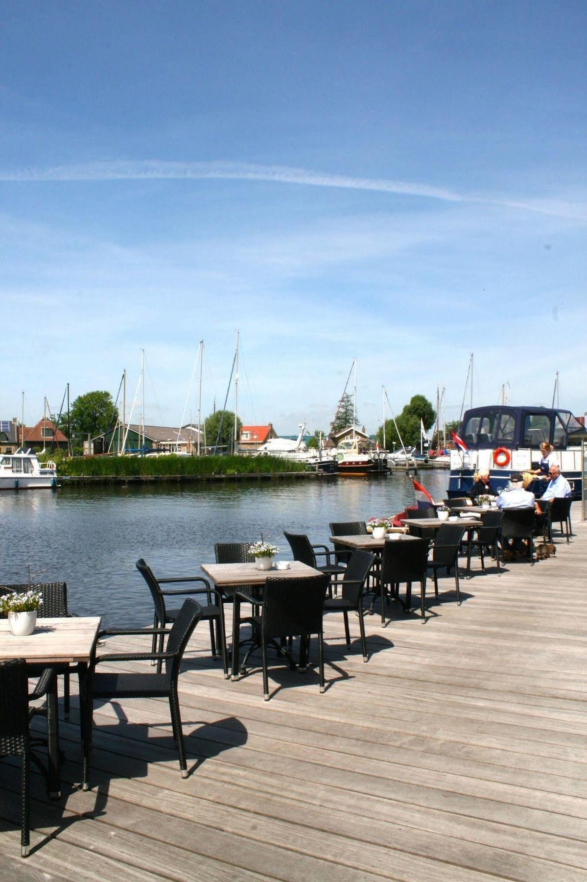 Hotel Oostergoo Grou Bagian luar foto